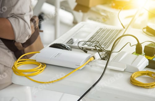 Preview: Engineers design Wi-Fi install.