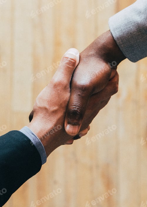 Vista previa: Businessmen shaking hands