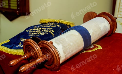Preview: reading the Jewish Torah at Bar Mitzvah Bar Mitzvah Torah reading