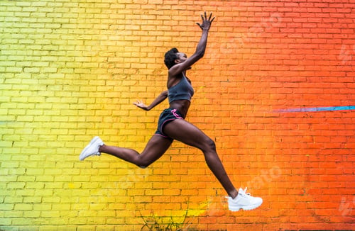 Preview: Woman running in New York