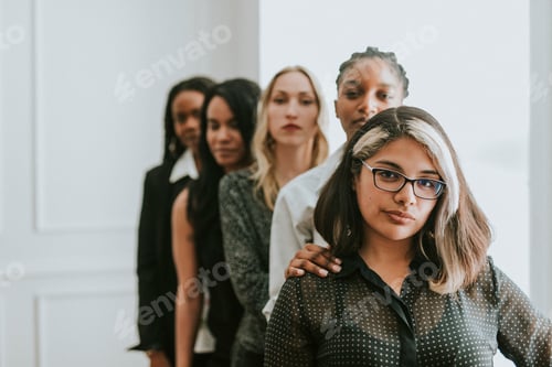 Preview: Confident businesswomen in a line