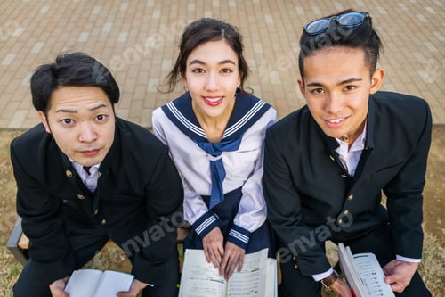Preview: Japanese students meeting outdoors