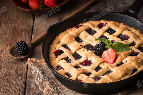 Preview: Traditional berry pie