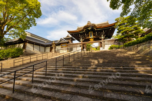 Preview: Traditional Buddhist temple in Kyoto city in Japan