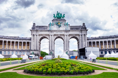 Preview: Parc du Cinquantenaire or Jubelpark in a cloudy day