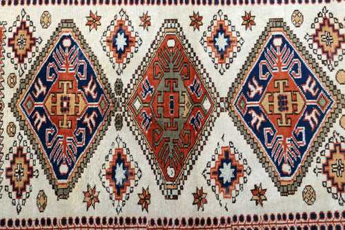 Preview: Textures and patterns in color from woven carpets