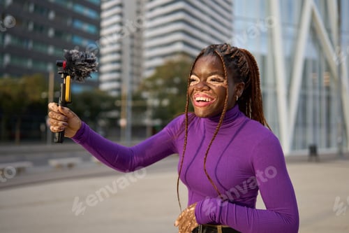 Preview: Radiant Content Creator with Smartphone Gimbal