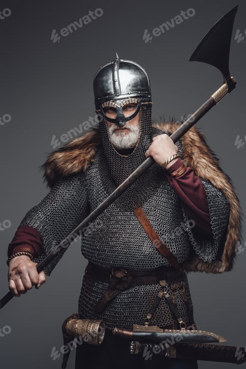 Preview: Old nordic barbarian with axe and mail