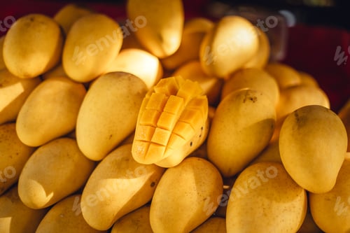 Preview: Mangos at the street market