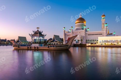 Preview: The Omar Ali Saifuddien Mosque, Bandar Seri Begawan, Brunei