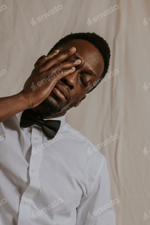 Preview: Man wearing bow tie, formal fashion