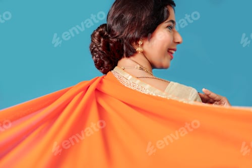 Preview: Woman dancing in silk sari