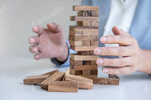 Preview: Alternative Risk and Strategy in business, Business woman