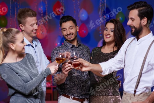 Visualização: Vamos fazer um brinde à nossa reunião.