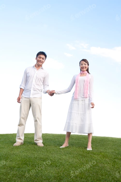 Preview: Young couple enjoying the park