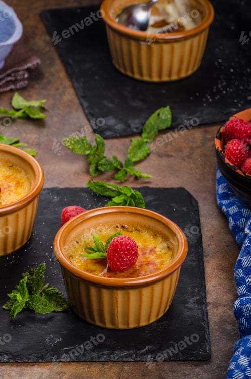 Preview: Delicious creme brulee