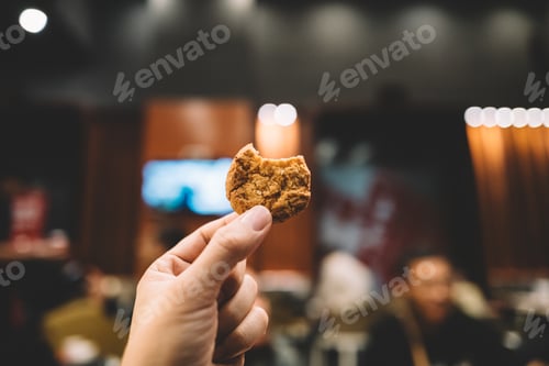 Preview: Cookies in hand