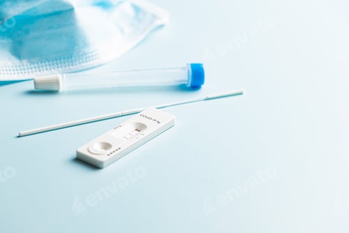 Preview: Positive Covid-19 antigen test. Coronavirus antigen rapid test.