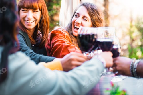 Preview: Joyful Toast - Wine Celebration