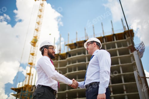 Preview: Architects at construction site