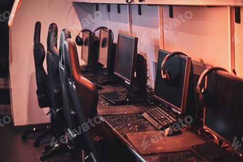 Preview: Empty internet club with nice lightening