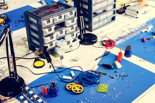 Preview: Various electronic tools on the table