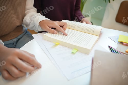 Preview: Learning with friends Young students campus
High School Tutor fo