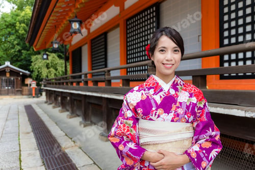 Preview: Japanese Woman with traditional Japanese costume