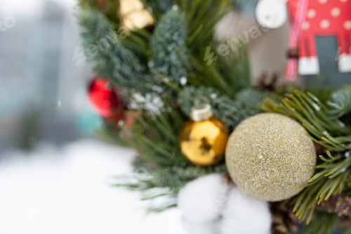 Preview: Close-Up of a Christmas Wreath With Ornaments