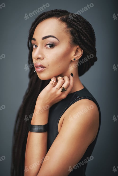 Preview: Eye catching beauty