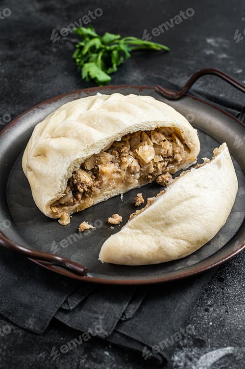 Preview: National Korean fast food - steamed pies pyan-se Pyanse with vegetable and meat