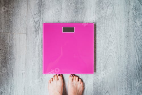 Preview: conceptual image about insecurities in women about weigh and eating disorders