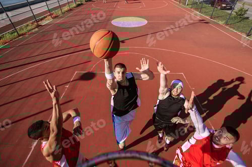 Preview: Slum dunk action!