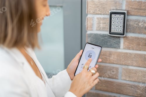 Preview: Opening door with a smart phone and keyboard on the wall