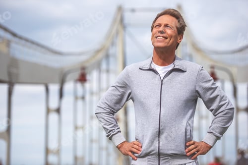 Preview: Handsome man during morning run