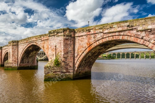 Preview: Old stone bridge in Scotland