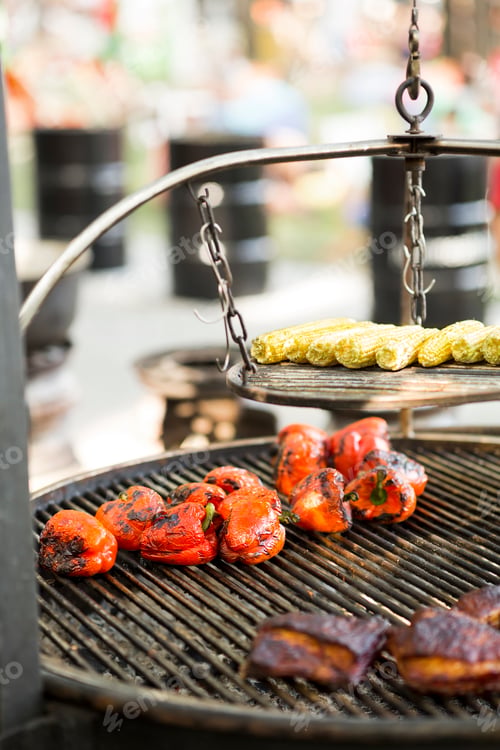 Preview: Grilled assorty of fresh and juicy vegetables and meat on grid