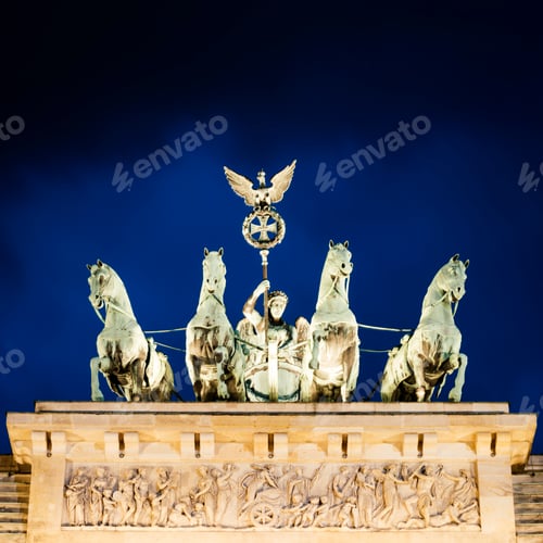 Preview: Brandenburg Gate (Tor) at night, Berlin, Germany