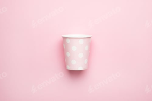 Preview: Pink in polka dot cardboard cups, eco dishes and conscious consumption