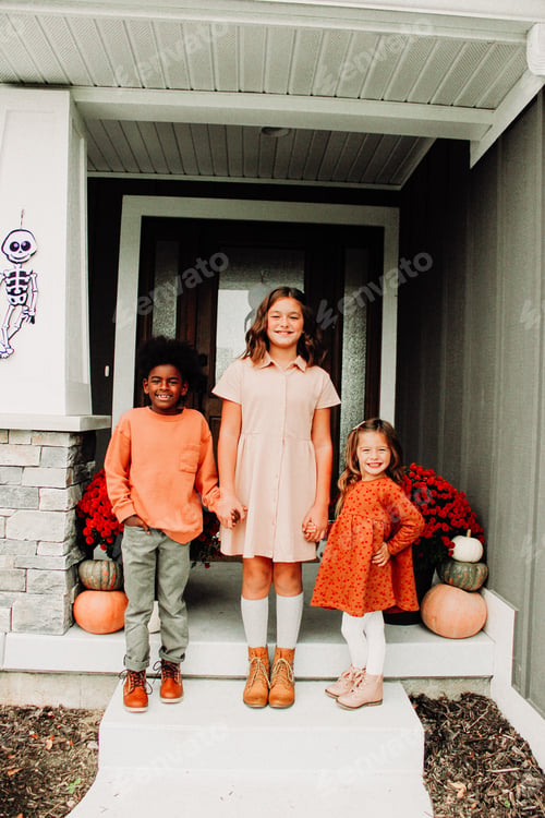 Preview: Kids dressed for autumn