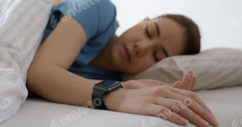 Preview: Asia teen woman wear smartwatch for sugar tracker, blood pressure tracking