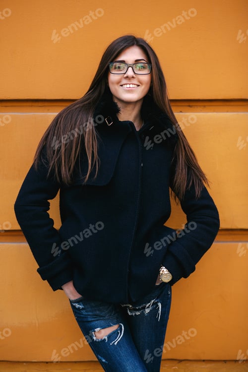 Preview: girl in the city