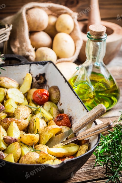 Preview: Roasted potatoes with herbs