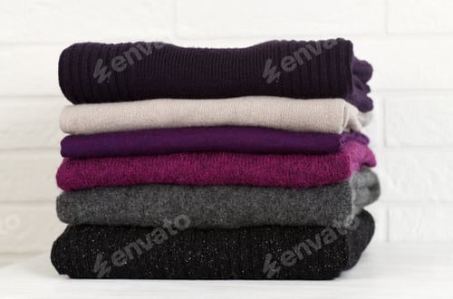 Preview: Knitted wool sweaters of different colors