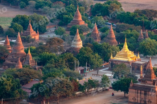 Preview: Temples in the Archaeological Zone - Bagan - Myanmar