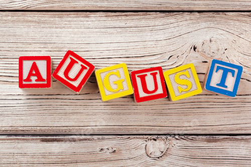 Vista previa: Wooden toy Blocks with the text: august
