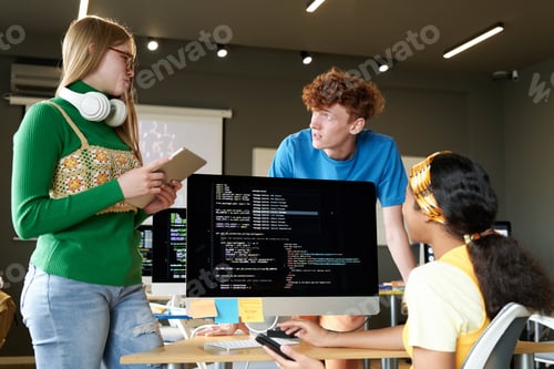 Preview: Students working over software in team