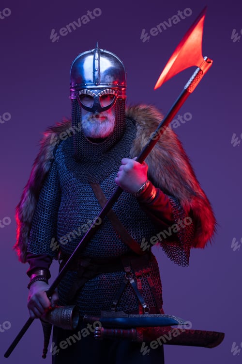 Preview: Elder northern style knight with huge axe