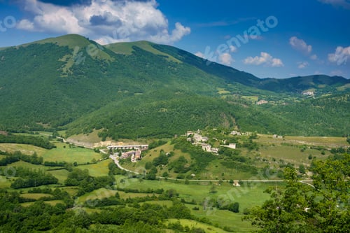 Preview: Landscape along the road from Norcia to Cittareale, Umbria