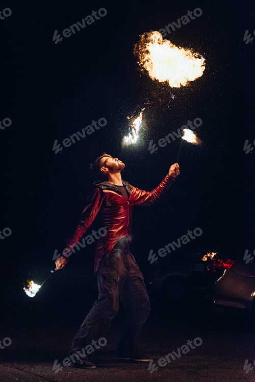 Preview: light up the night fire show with the participation of the people, light, and open fire